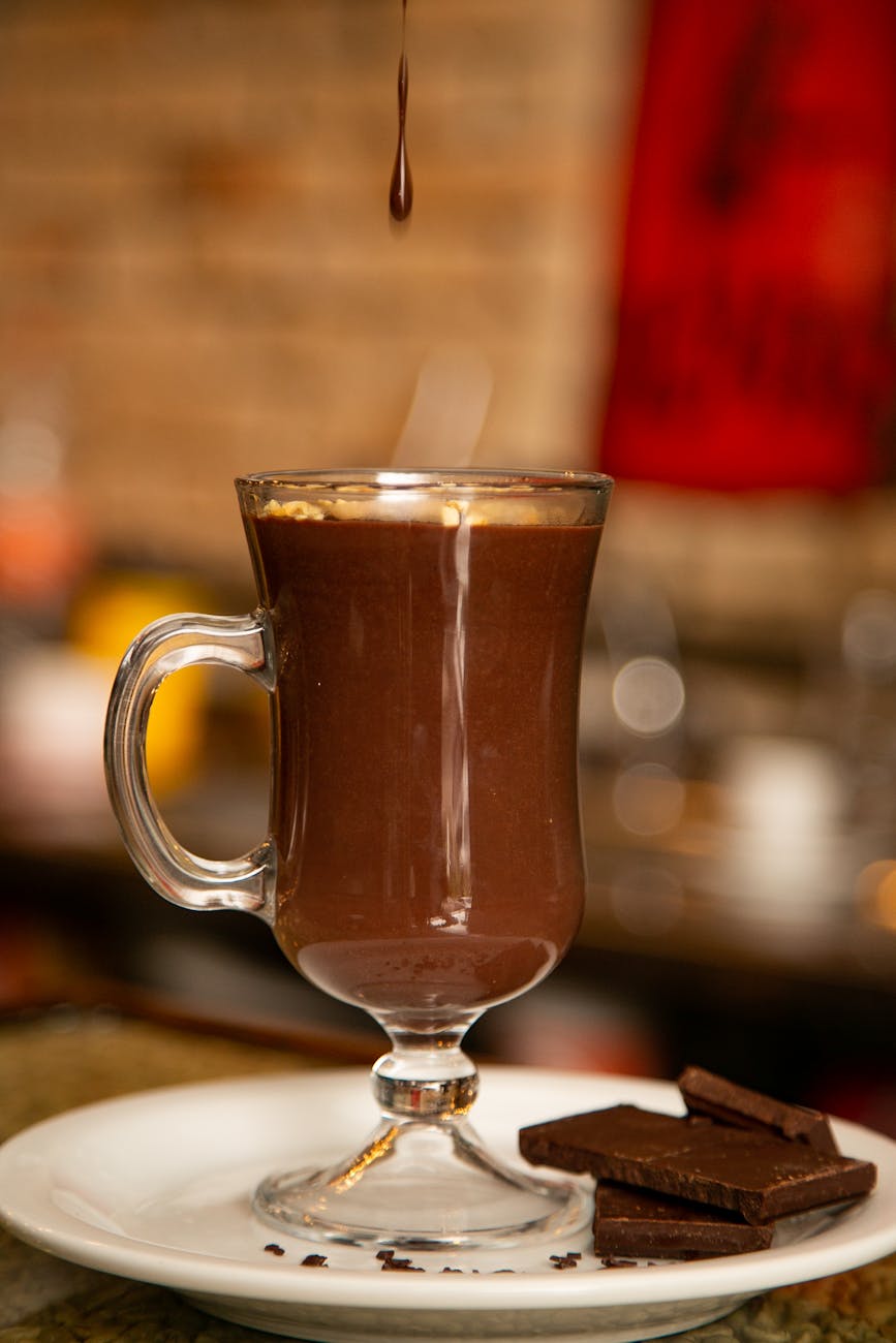 Simple Swap: Sugary Hot Chocolate to Cacao and Cinnamon&nbsp;Drink